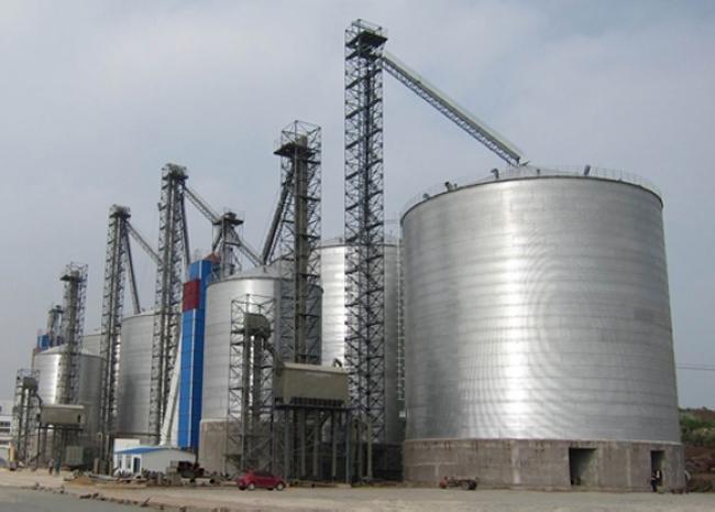 兴隆台大型钢板库构造参数及水泥储存质量